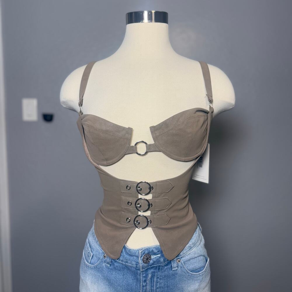 Outcast Pipper Top Brown PU, Brown, M